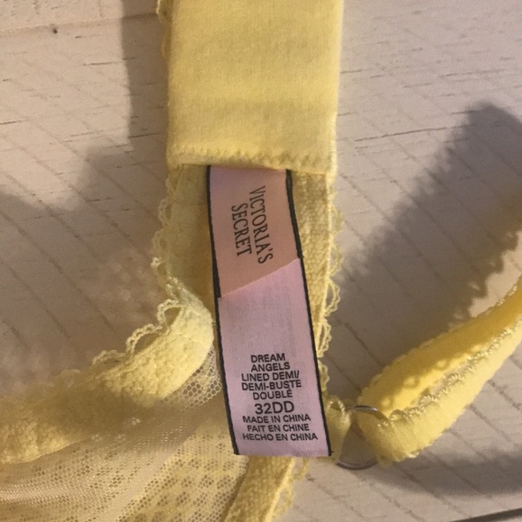 Victoria’s Secret Bra - Picture 4 of 4